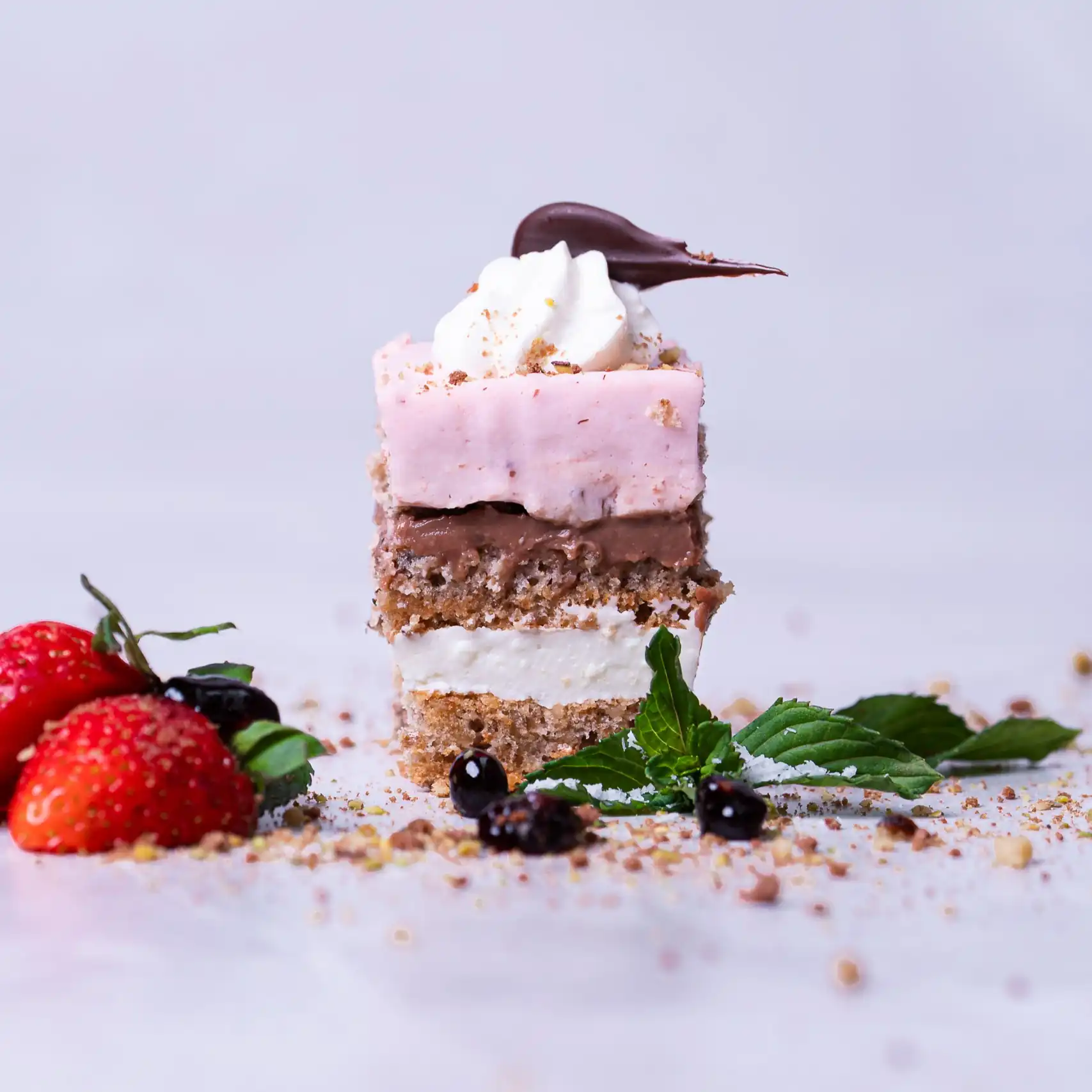 Ягодова фантазия в мини вариант, което ще се хареса на всеки един гост на вашето събитие